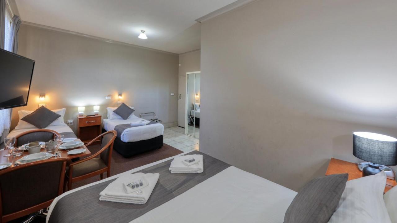 Silver Haven Motor Inn Broken Hill Exteriör bild