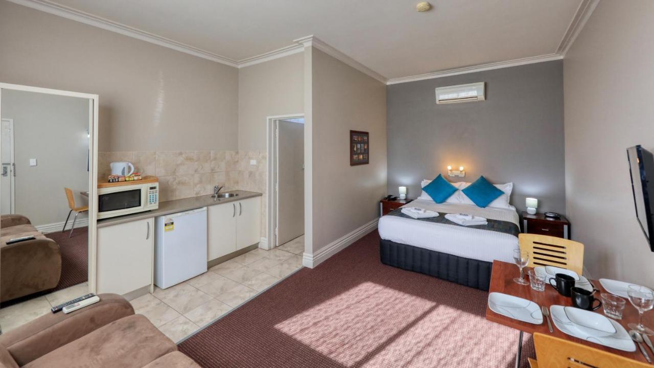 Silver Haven Motor Inn Broken Hill Exteriör bild