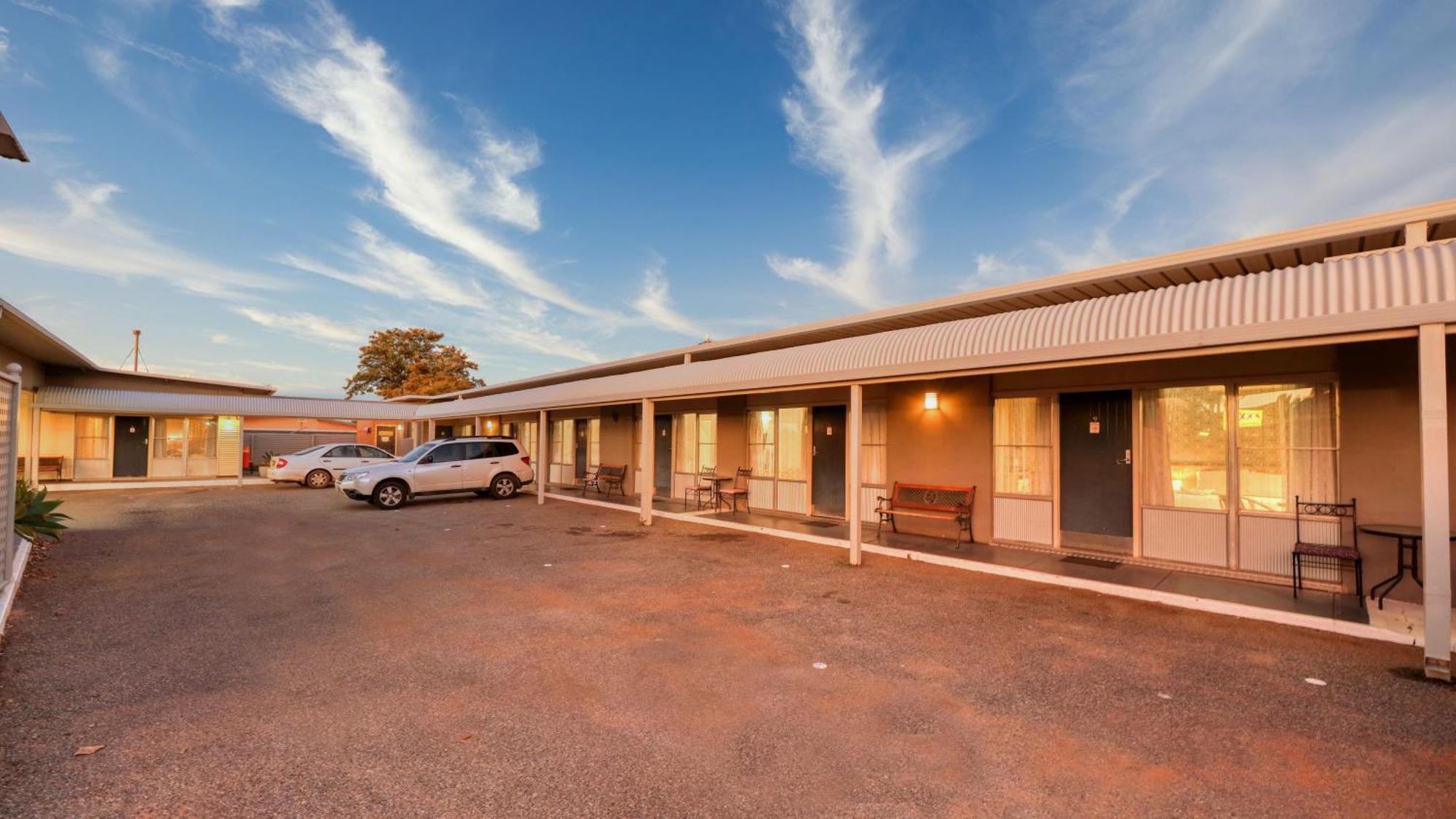 Silver Haven Motor Inn Broken Hill Exteriör bild