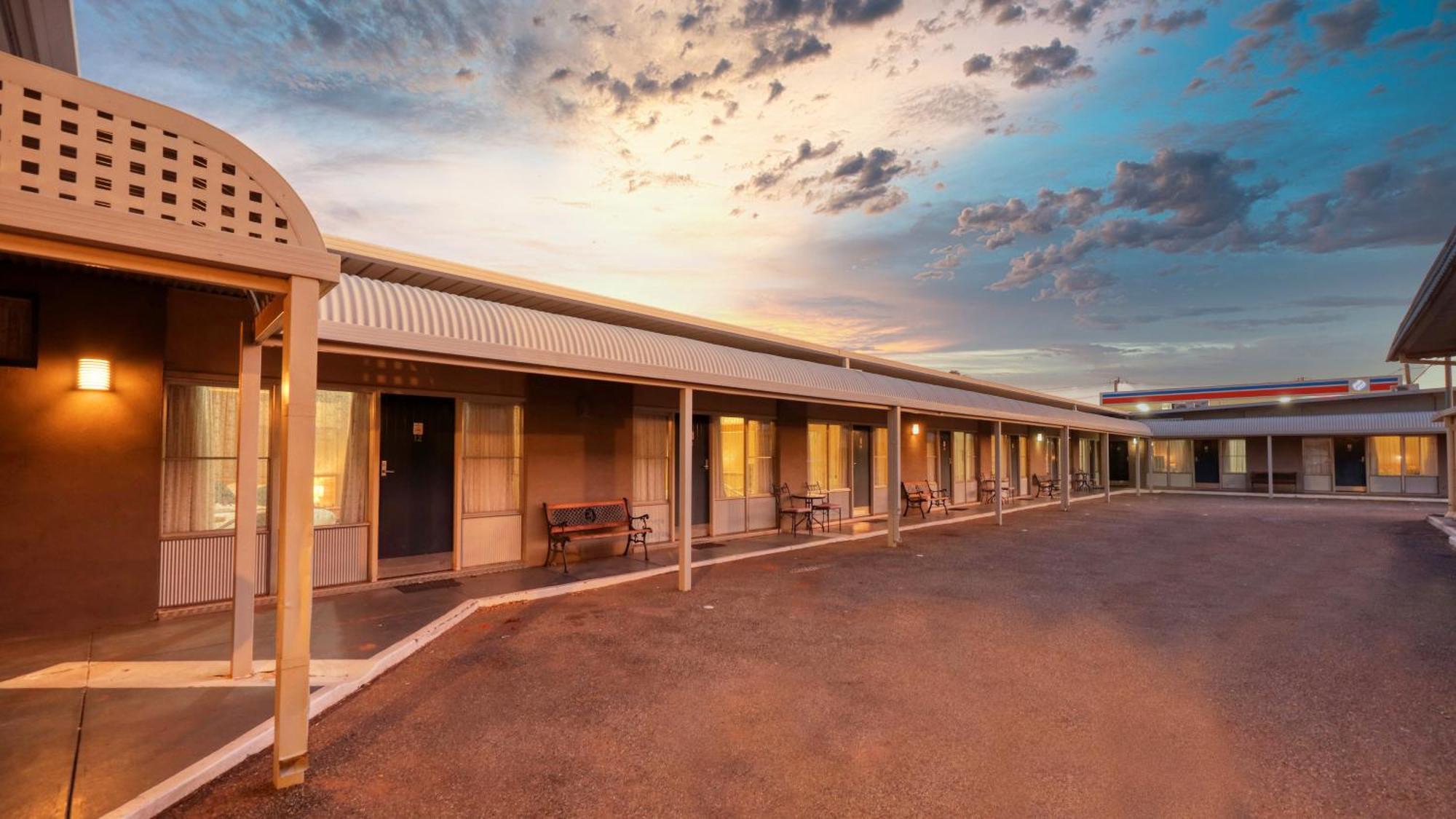 Silver Haven Motor Inn Broken Hill Exteriör bild