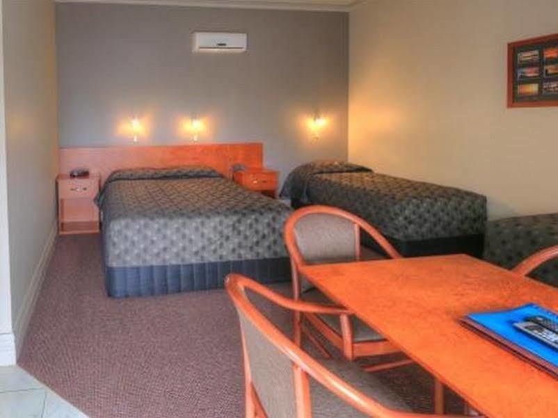 Silver Haven Motor Inn Broken Hill Exteriör bild